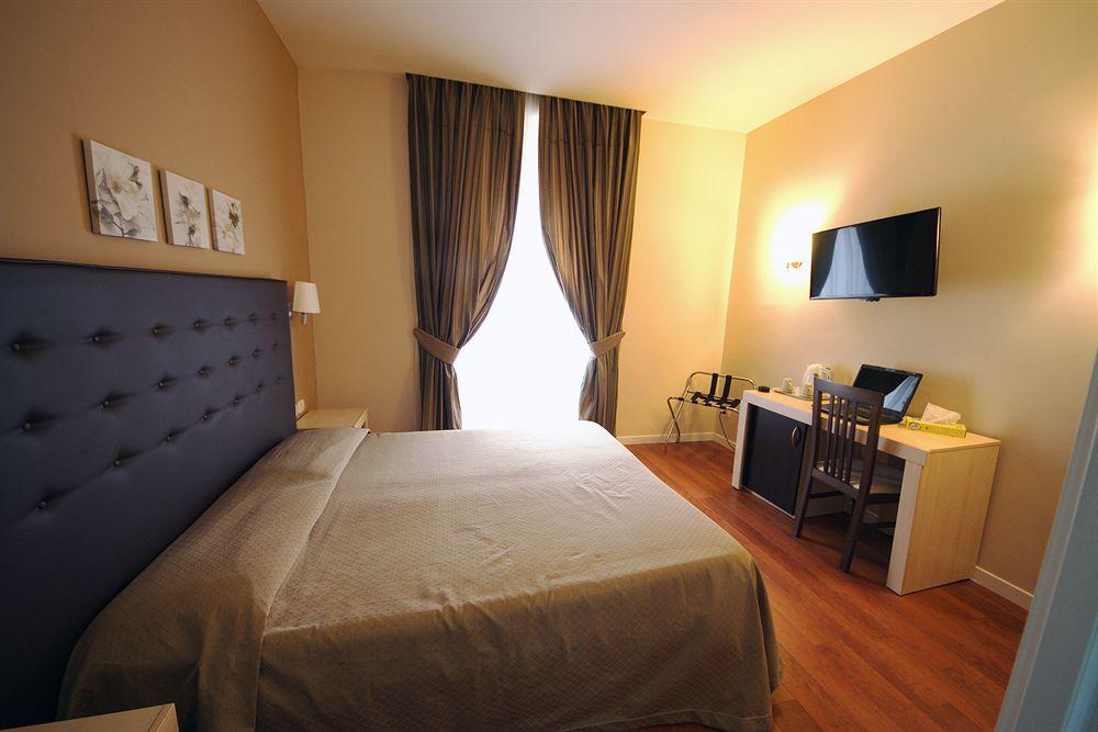 רומא Hotel Saturnia מראה חיצוני תמונה