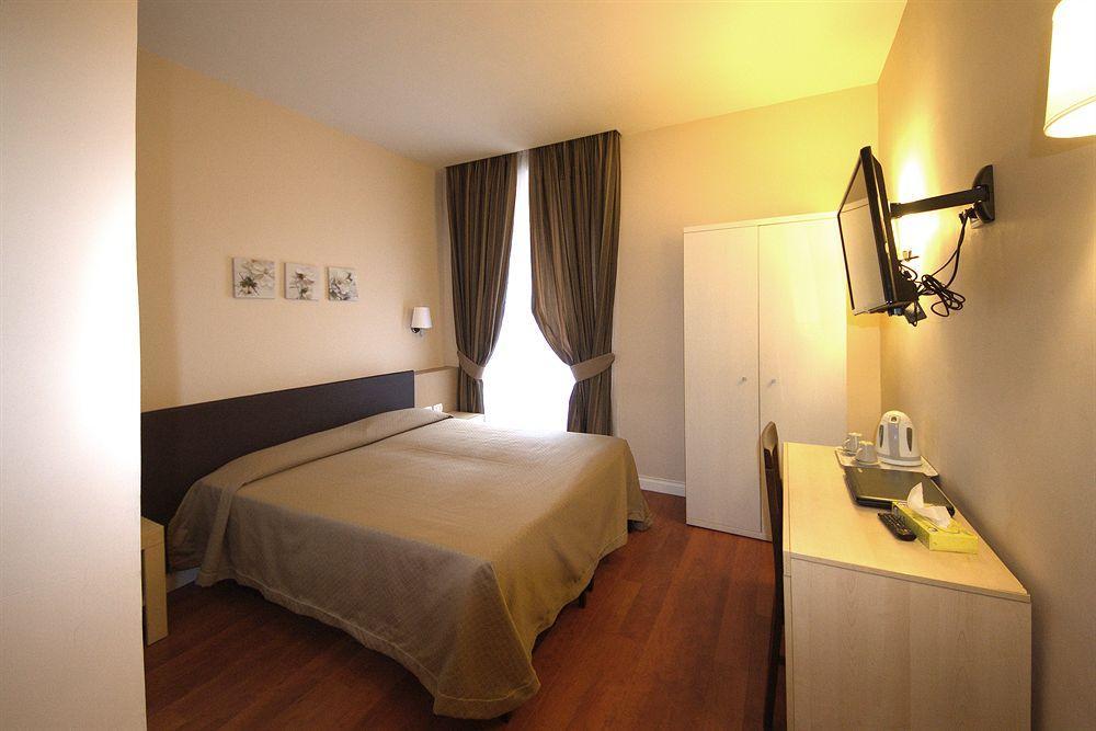 רומא Hotel Saturnia מראה חיצוני תמונה