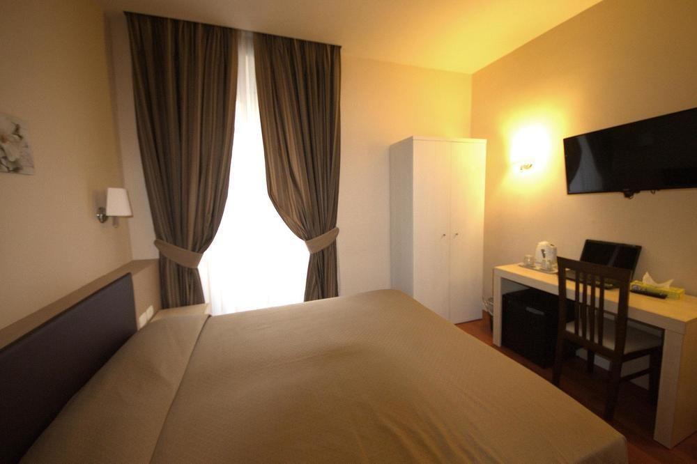 רומא Hotel Saturnia מראה חיצוני תמונה