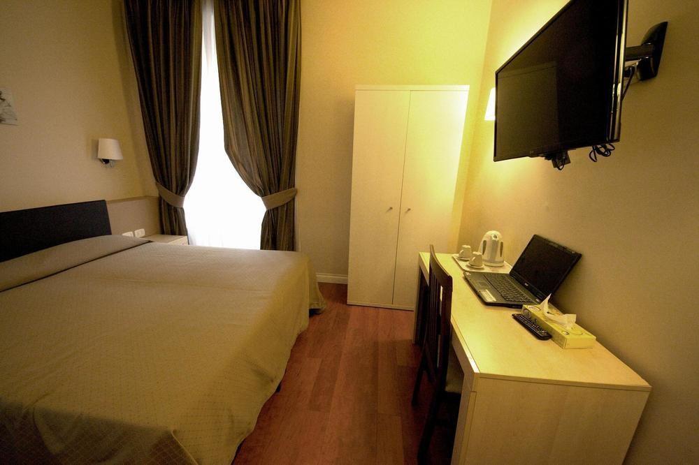 רומא Hotel Saturnia מראה חיצוני תמונה