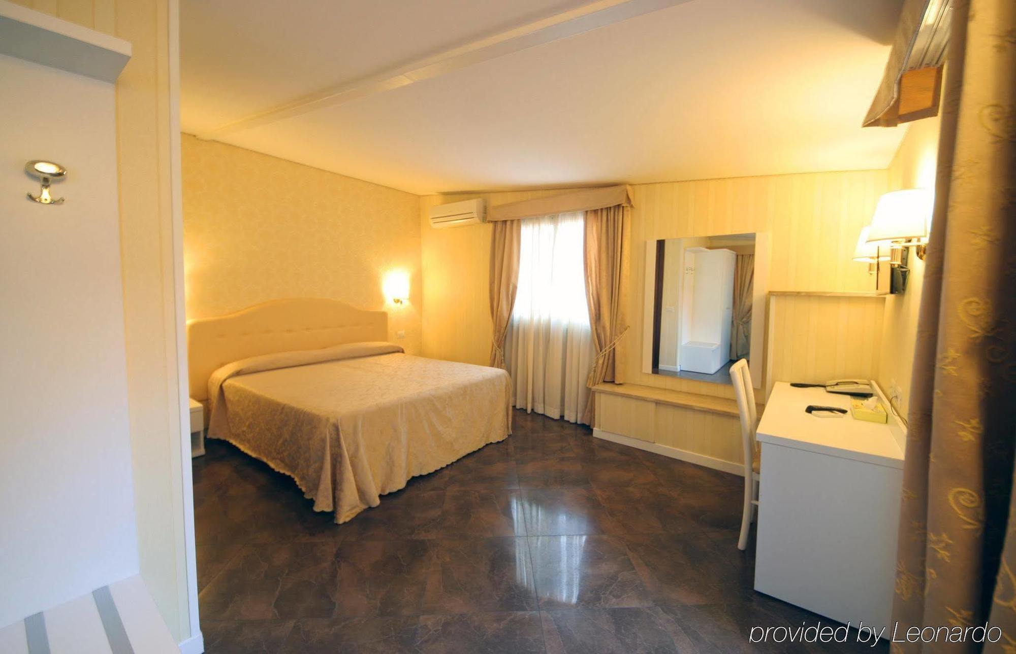רומא Hotel Saturnia מראה חיצוני תמונה